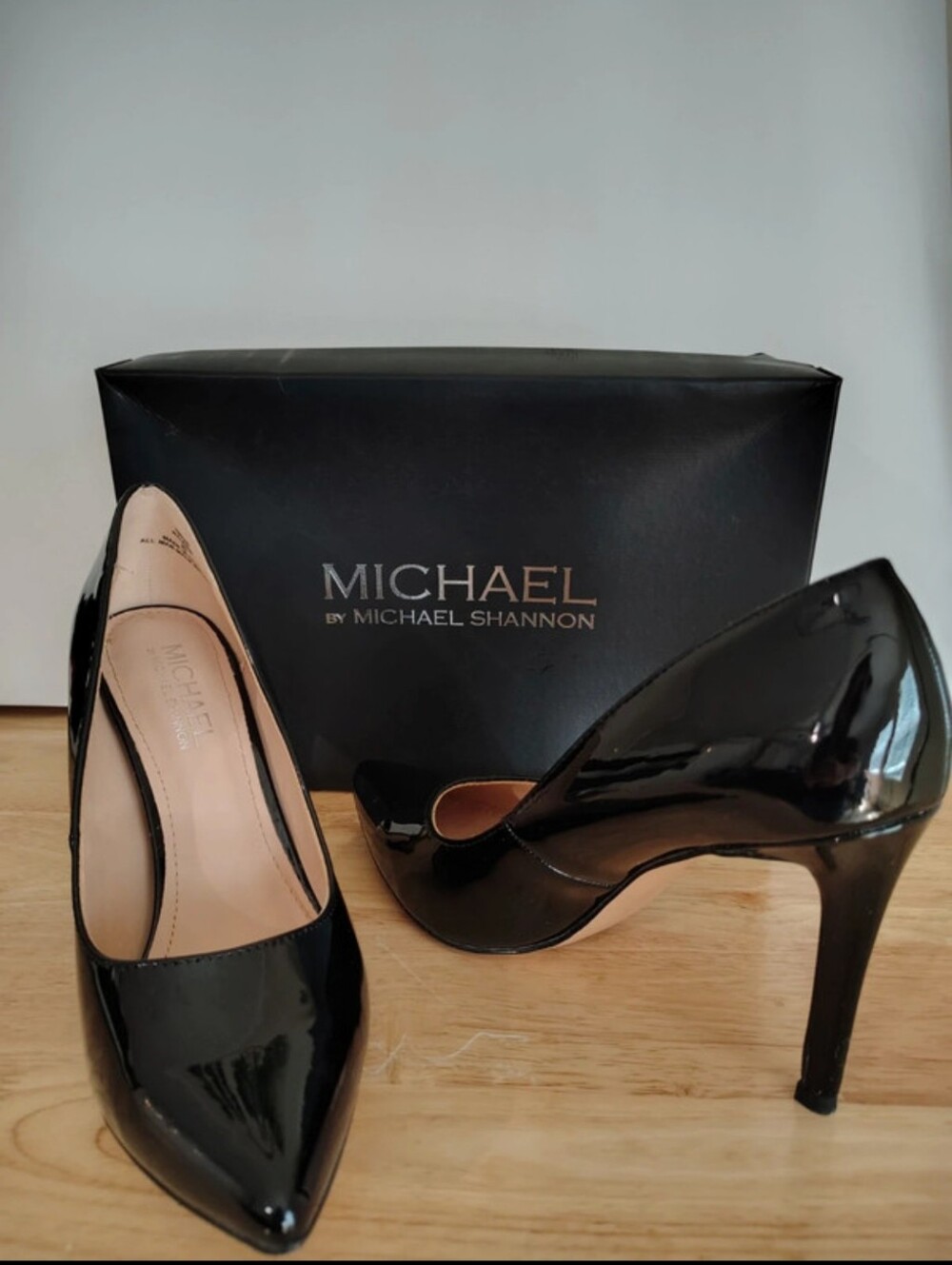 Michael by Michael Shannon Black Heels sz 8.5